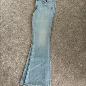 MOTHER The Weekender Fray Jeans Size 32 Light Wash Flare Raw Hem